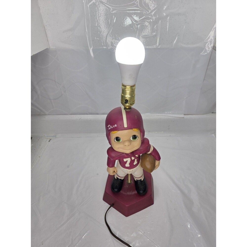 Vintage 1974 Molds Football Player Statue Table Desk Lamp Signed By Vang Dave